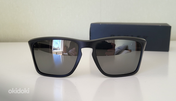 Солнцезащитные очки Oakley (фото #2)
