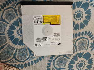 Dell Latitude E6440 plaadilugeja (1 foto / 2)