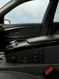 BMW 730LD (8 фото из 9)