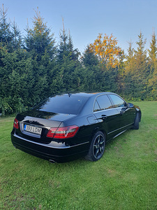 Mercedes-Benz E350 cdi 4Matic (1 foto / 7)