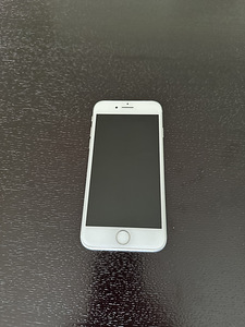 iPhone 8 64 ГБ (2 фото из 3)