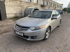 Honda Accord (2 foto / 9)