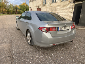 Honda Accord (4 foto / 9)