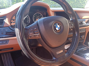 BMW F02 750 Li X drive (9 foto / 10)