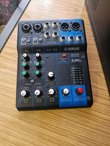 Yamaha MG06 Mixing Console (1 foto / 2)