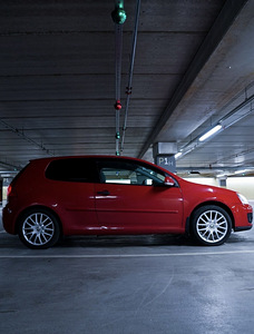 Volkswagen Golf 2.0 110kW (2 foto / 4)