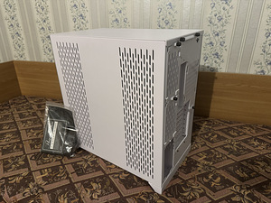 PC Case Lian Li O11 Dynamic XL ROG Certified (8 foto / 9)
