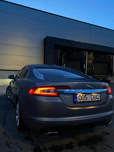 Jaguar XF (3 фото из 8)