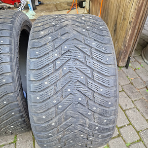 Nokian naastrehvid 275/40/20 ja 315/35/20 (4 foto / 4)
