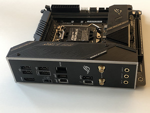 Asus Z590-I (2 foto / 5)