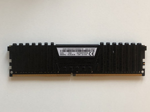 CORSAIR Vengeance LPX CMK16GX4M1D3000C16 DDR4 - 16GB (2 foto / 2)