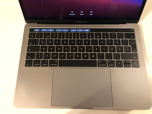 MacBook Pro 13-inch, 2016, Four Thunderbolt 3 ports (1 foto / 9)