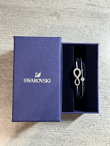 Swarovski Infinity Collection Bracelet (2 foto / 3)
