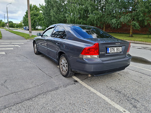 Volvo s60 2.4 93kw (7 foto / 10)