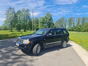 Jeep Cherokee Overland 2007 (4 фото из 15)