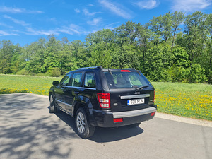 Jeep Cherokee Overland 2007 (7 фото из 15)
