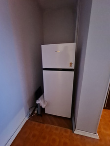 Холодильник Hisense (1 фото из 2)