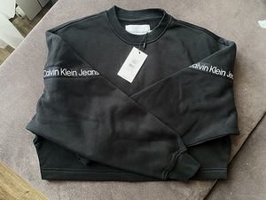 Calvin Klein pusa XS (1 foto / 2)