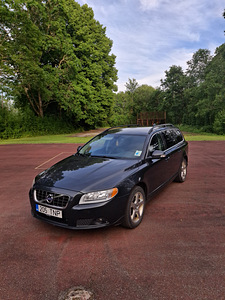 Volvo v70 (2 foto / 11)