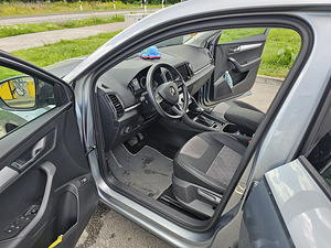 Skoda Karoq 2019 (8 foto / 10)