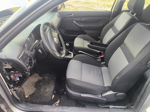 Volkswagen Golf (7 foto / 10)