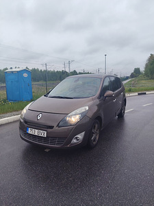 Renault Megane Scenic (2 фото из 8)