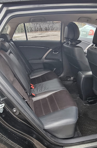 Toyota Avensis (2 foto / 10)