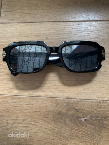 Солнцезащитные очки Кристиана Диора (фото #1)