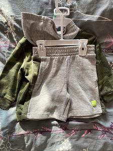 Продам новый комплект из 2-х частей для мальчика. (2 фото из 3)