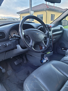 Chrysler Grand Voyager (6 foto / 10)