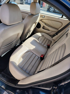 Jaguar X-Type (7 фото из 11)