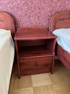 Täispuu öokapp (1 foto / 4)