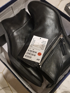 Uued poolsaapad H&M-lt. Sisetald 25 - 25,5 cm (1 foto / 7)