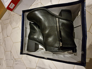 Uued poolsaapad H&M-lt. Sisetald 25 - 25,5 cm (7 foto / 7)