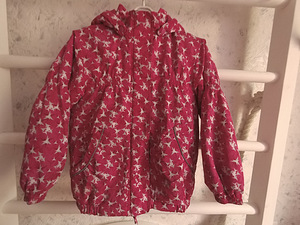 Осенняя розовая куртка размер 128