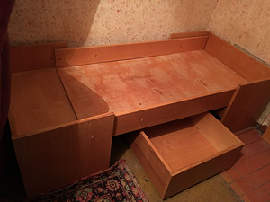 Puitlaastplaadist lastevoodi (2 foto / 2)
