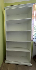 Müüa ilus raamaturiiul (2 foto / 2)
