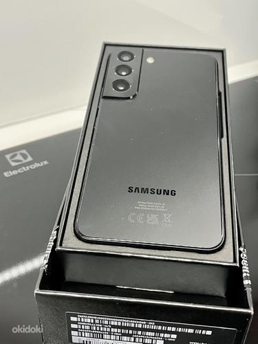 Samsung Galaxy S22 5G 8/256GB Черный в очень хорошем состоян (фото #2)