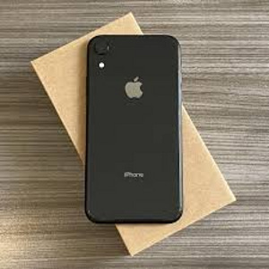iPhone XR 64GB Black heas seissukorras (2 foto / 2)
