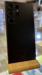 Samsung Galaxy S23 Ultra 12/512Gb Black heas seissukorras (1 foto / 4)
