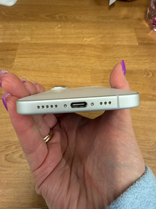 iPhone 16 256Gb White v heas korras (5 foto / 7)