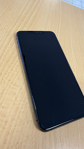 iPhone 11 Pro Max 64Gb Grey v heas korras (2 foto / 2)