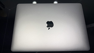 Apple MacBook Pro 13" A1706 2016 v heas korras (2 foto / 10)
