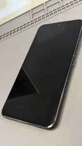 Samsung Galaxy S22 8/256Gb Black heas korras (2 foto / 4)