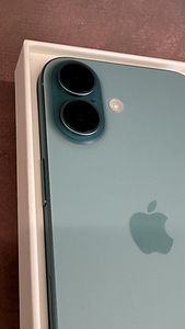 Apple iPhone 16 128Gb Teal ( Roheline) Uueväärne (3 foto / 8)