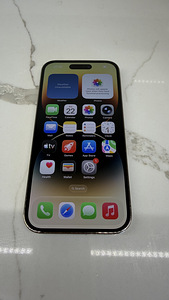 Apple iPhone 14 Pro 256Gb Gold v heas korras (4 foto / 6)