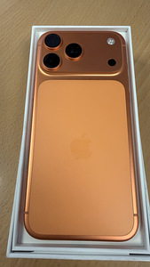 Apple iPhone 17 Pro Max 256Gb Orange Uueväärne (1 foto / 4)