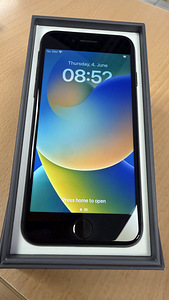 Apple iPhone 8 256Gb Black uueväärne (2 foto / 4)