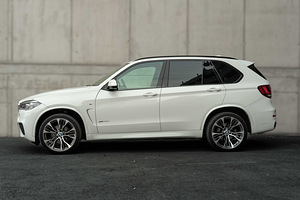 Autorent - BMW X5 M-Pakett Xdrive (4 foto / 6)