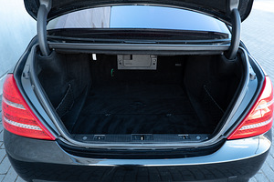 Rentor autorent - Mercedes-Benz S500 S65 AMG LONG 4MATIC (6 foto / 6)